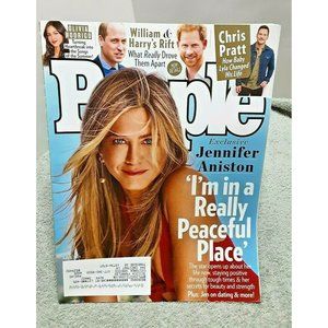 People Magazine July 5 2021 Jennifer Aniston plus Olivia Rodrigo - Chris Pratt